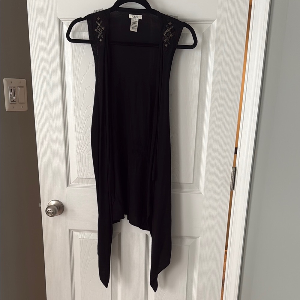 Cache high-low vest Black